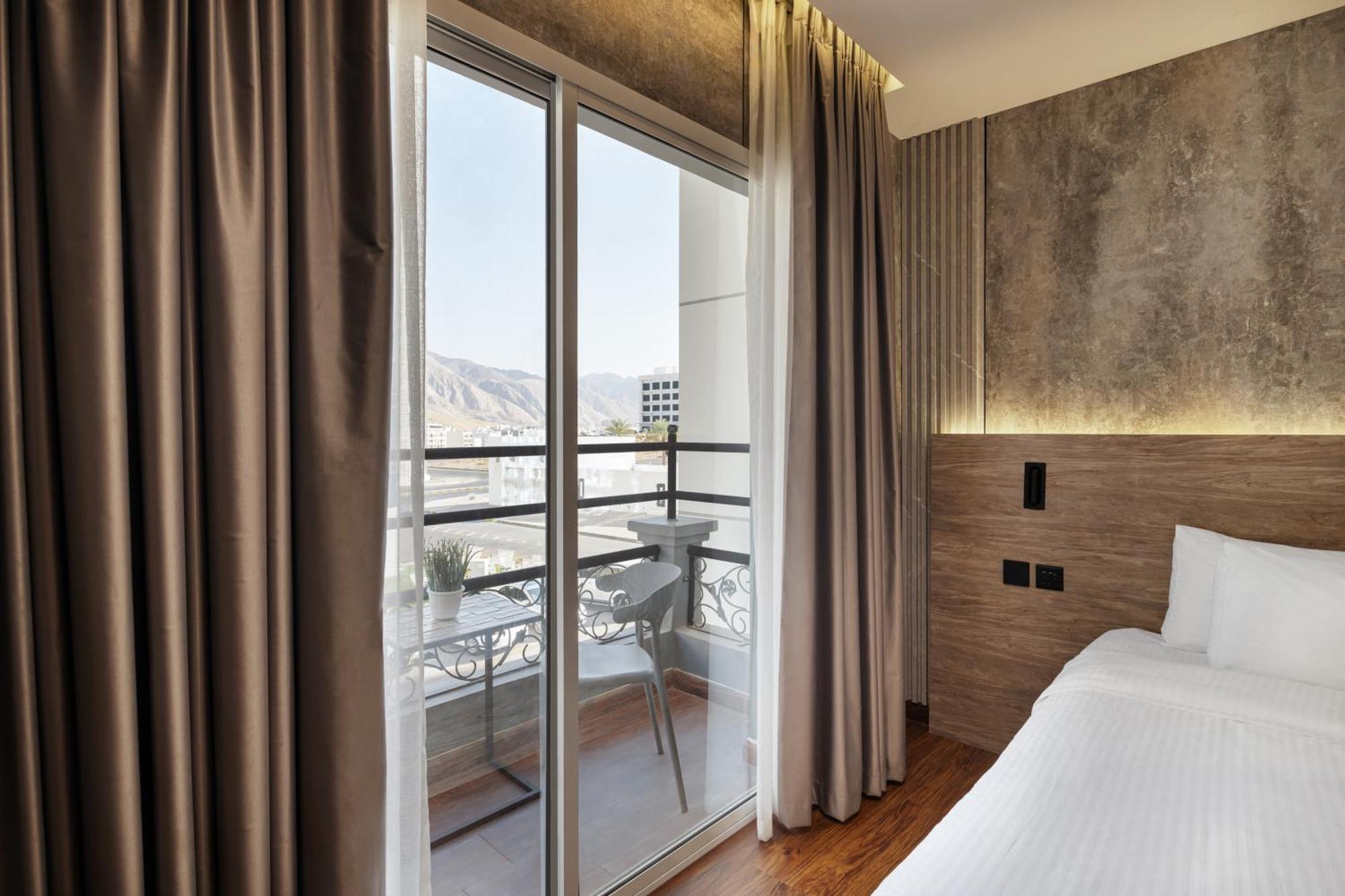 Regency 2*